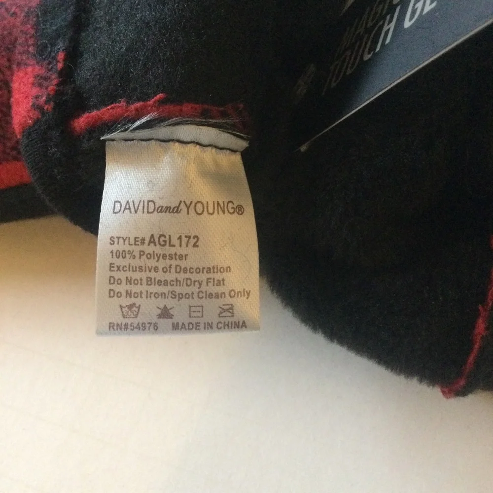 DAVID AND YOUNG Tech Touch Northcrest Gloves RED AND BLACK BUFFALO PLAID OS NWT